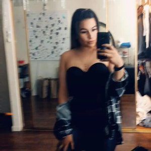 Meet your Posher, Gladis